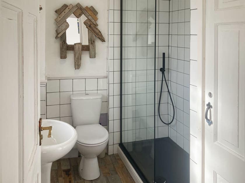 Bathroom | Ty Newydd, Pontllyfni, near Caernarfon