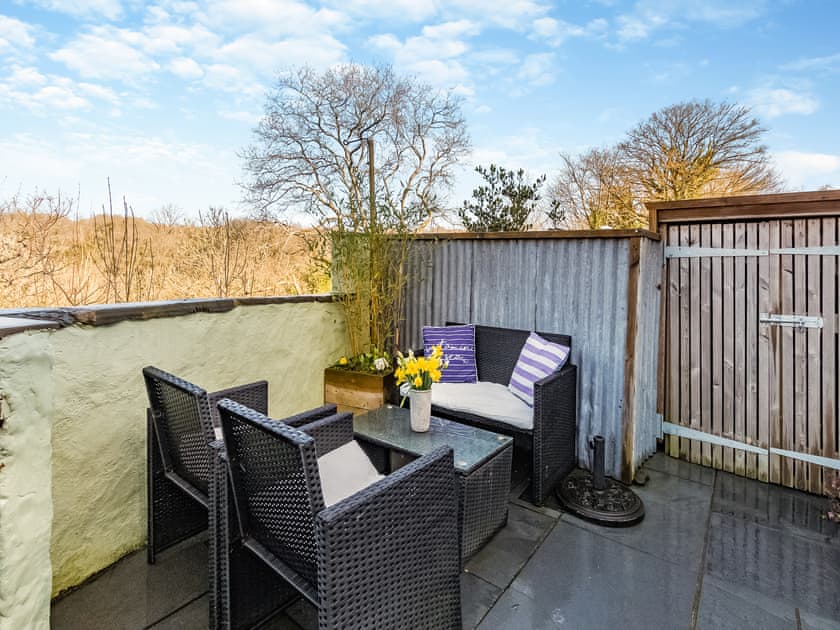 Sitting-out-area | Ty Rhiw, Cilgerran