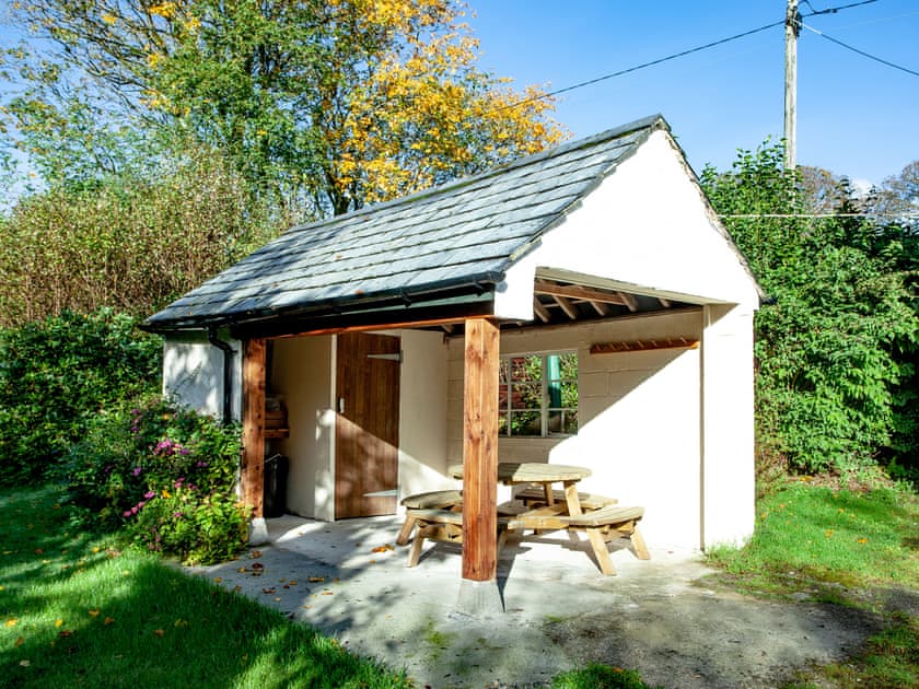 Sitting-out-area | Little Meadow, Hexworthy, near Yelverton