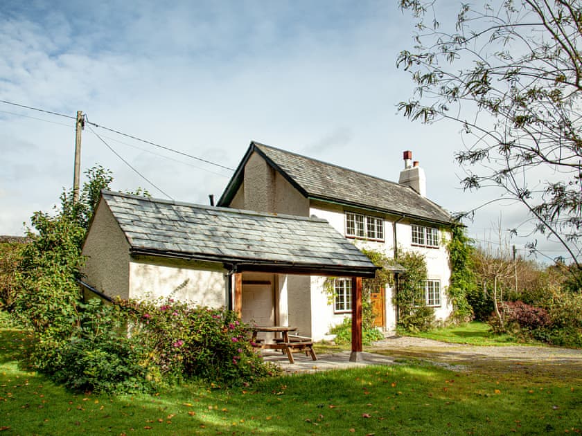 Sitting-out-area | Little Meadow, Hexworthy, near Yelverton