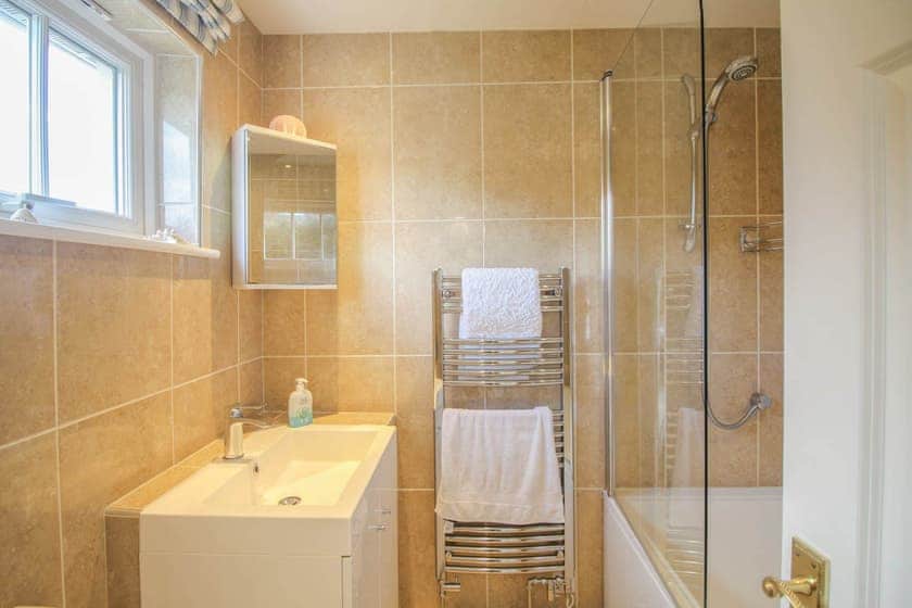 Bathroom | Rose da Mar, St. Just In Roseland