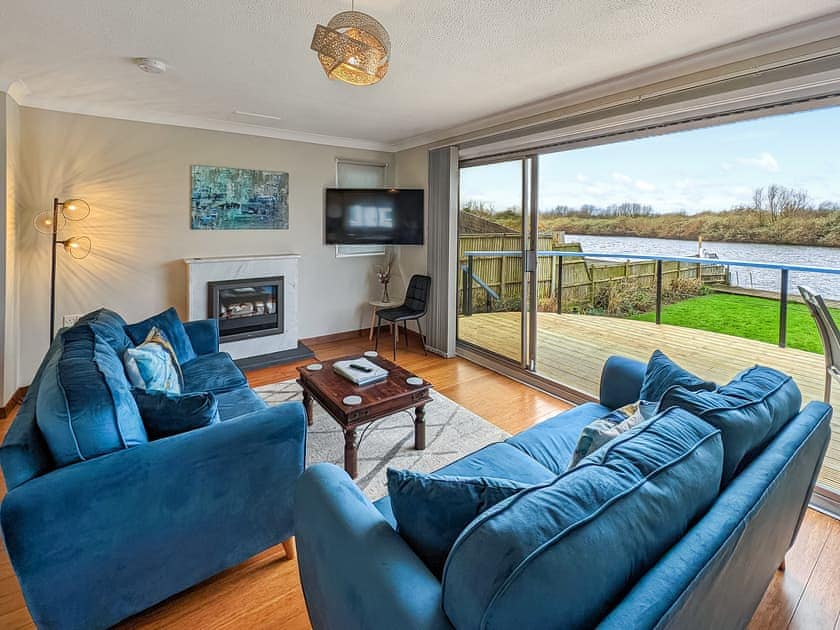 Living area | River View - Norfolk Holiday Lodges, Brundall