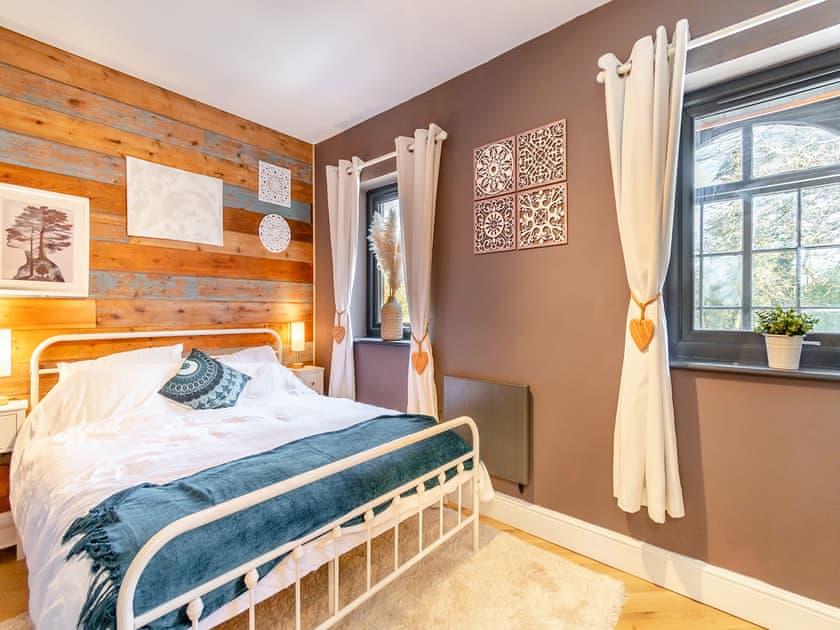 Double bedroom | Bwythyn Cudd, Goodwick, near Fishguard