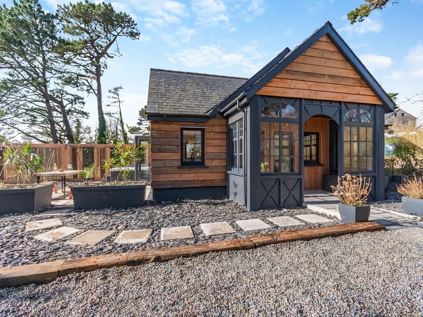 Exterior | Bwythyn Cudd, Goodwick, near Fishguard