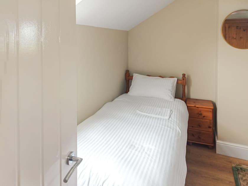 Twin bedroom bed 1  | The Lodge at Owstwick Hall, Owstwick, near Roos
