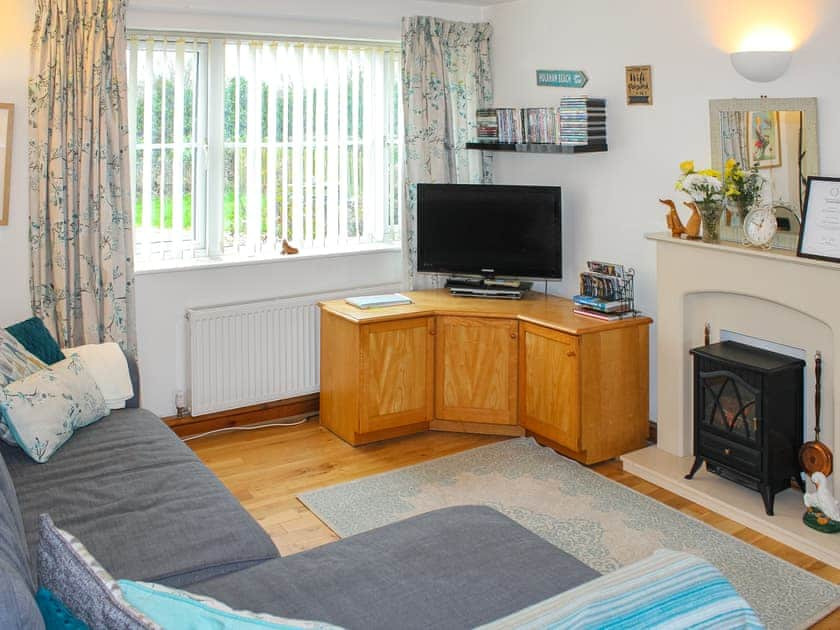 Spacious living/dining area | Daisy Apartment - Chapelfield Apartments, Stalham