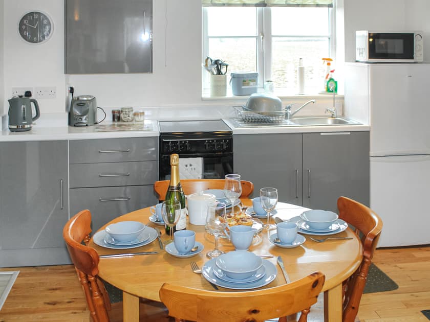 Modest dining table | Daisy Apartment - Chapelfield Apartments, Stalham