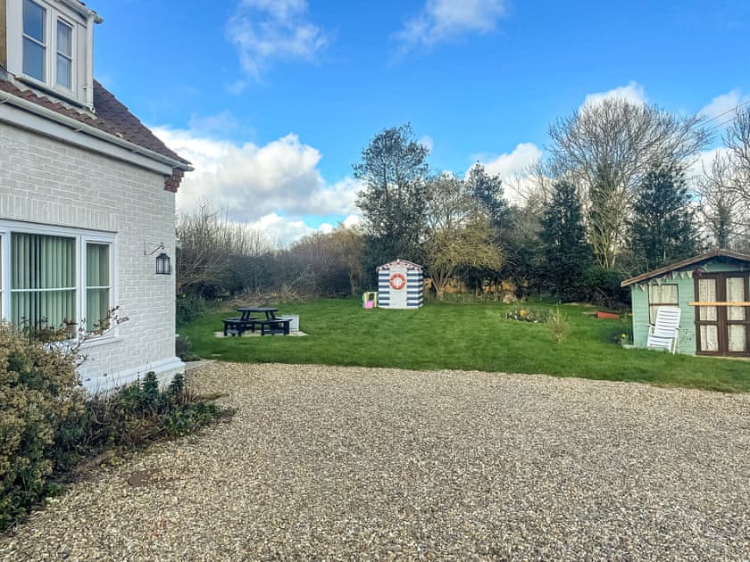 Outdoor area | Daisy Apartment - Chapelfield Apartments, Stalham