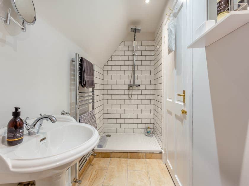 Bathroom | The Old Stables - Pentland Escapes, Canisbay