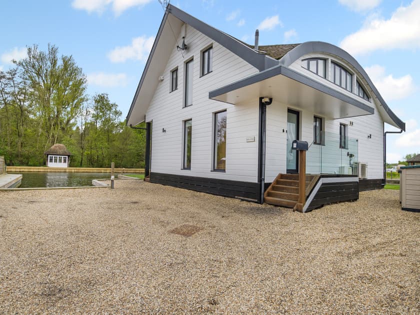 Exterior | Bide-A-Wee, Wroxham