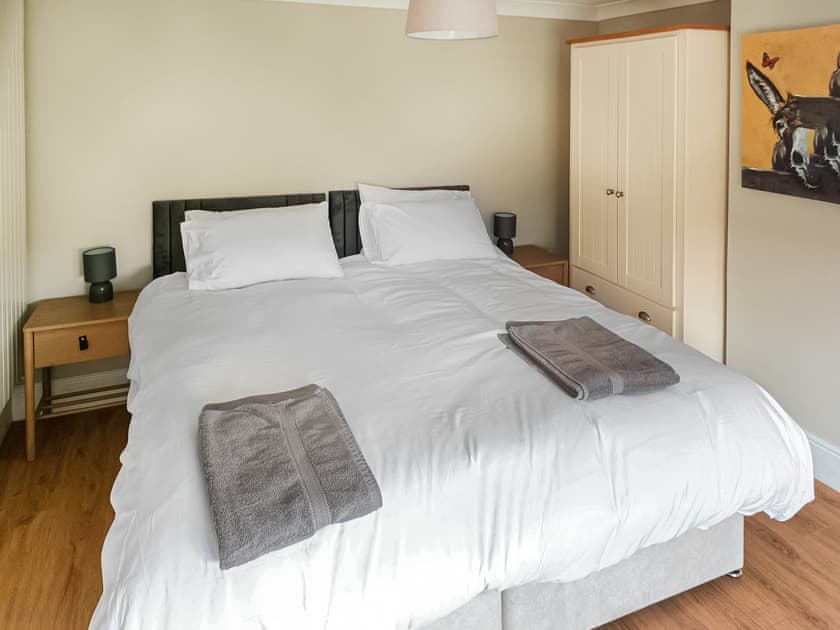 Double bedroom | The Lodge at Owstwick Hall, Owstwick, near Roos