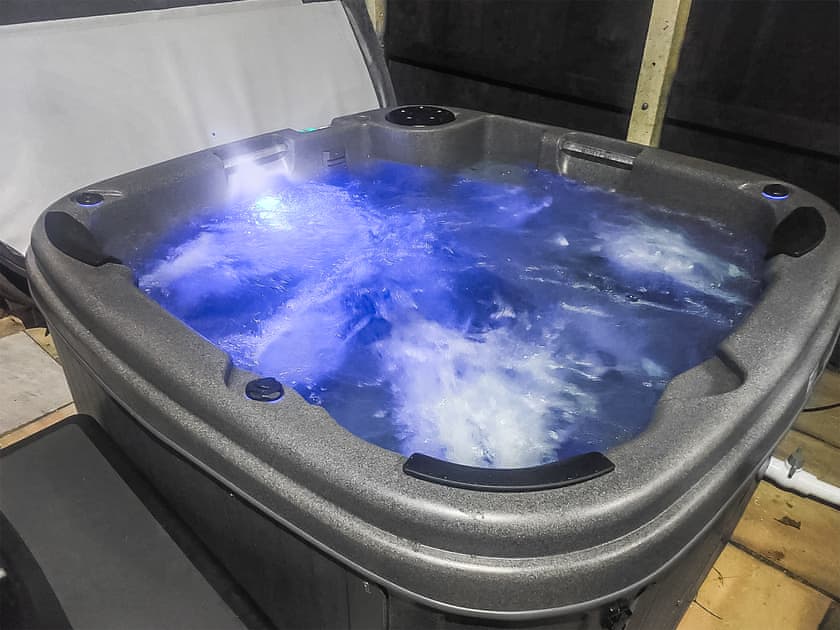 Hot tub | The Lodge at Owstwick Hall, Owstwick, near Roos