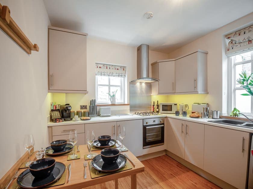 Kitchen/diner | Mews Cottage, Abergele