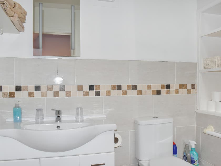 Bathroom | The Lodge, Shanklin