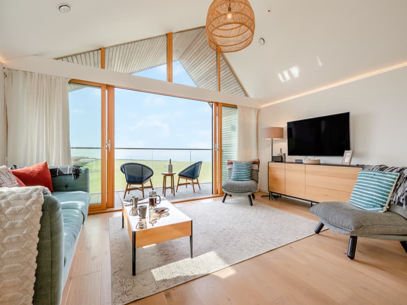 Open plan living space | 3 Karn Havos, Mawgan Porth