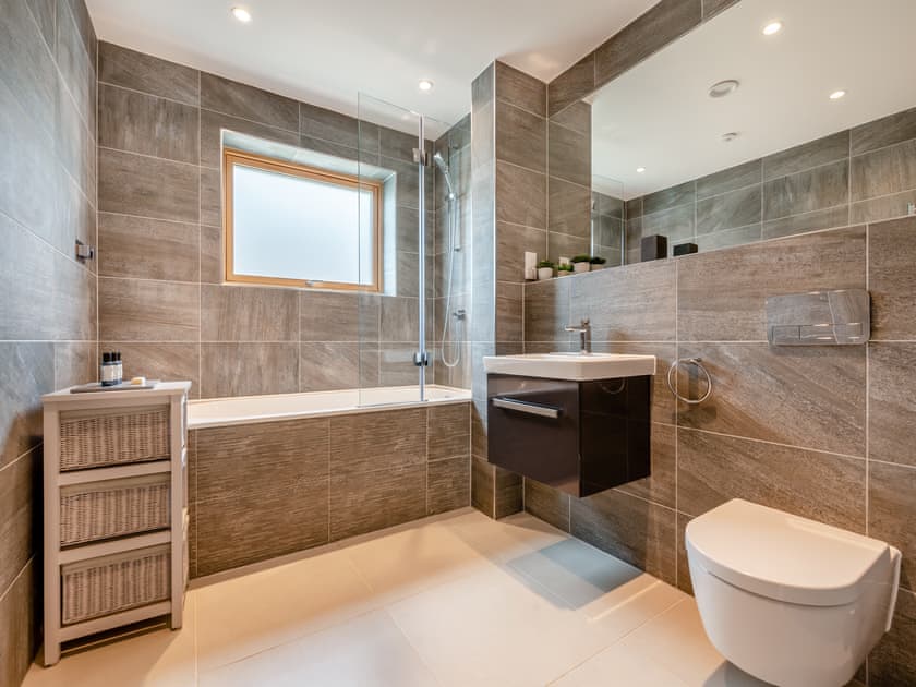 Bathroom | 3 Karn Havos, Mawgan Porth