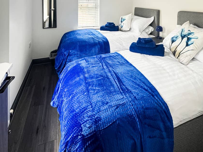 Twin bedroom | Orchard House - Skiddaw View Farm Cottages, Cockermouth