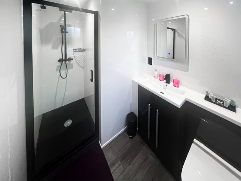 Bathroom | Orchard House - Skiddaw View Farm Cottages, Cockermouth