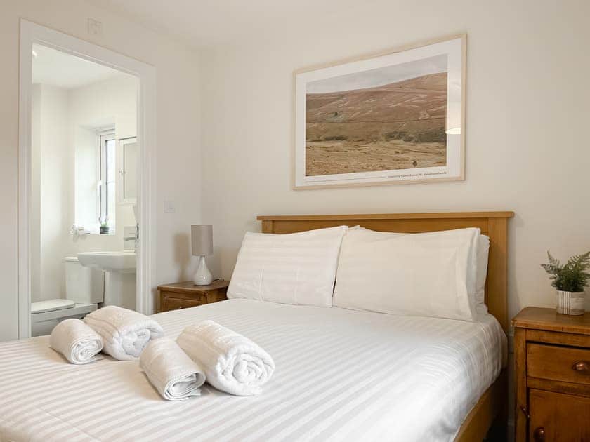 Double bedroom | Oakstone House, Buxton
