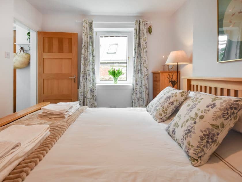Double bedroom | Southbank Cottage, Errol, near Perth