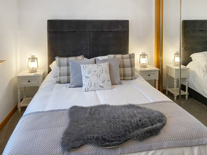 Restful kingsize bedroom  | Ben The Hoose, Anstruther