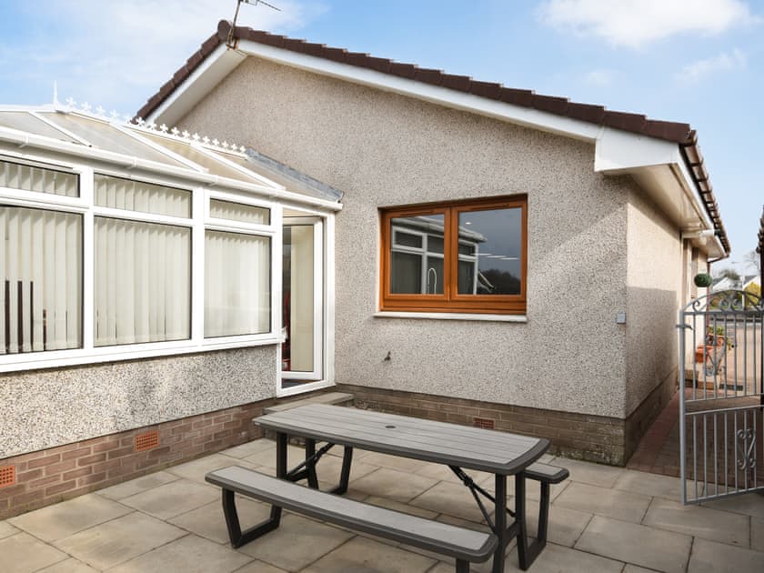 Sitting-out-area | Fircroft, St Madoes