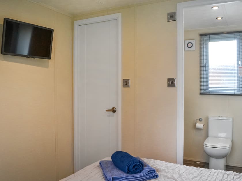 Double bedroom | Emily’s Escape - Emily’s Escape and Rosie’s Retreat, Bridlington