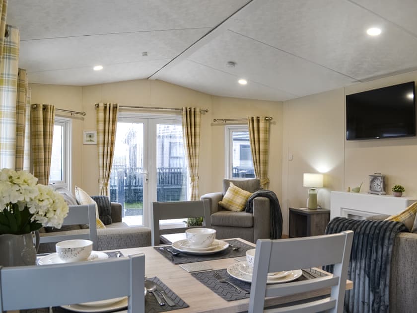 Dining Area | Rosie’s Retreat - Emily’s Escape and Rosie’s Retreat, Bridlington