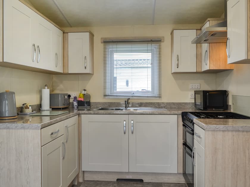 Kitchen | Rosie’s Retreat - Emily’s Escape and Rosie’s Retreat, Bridlington