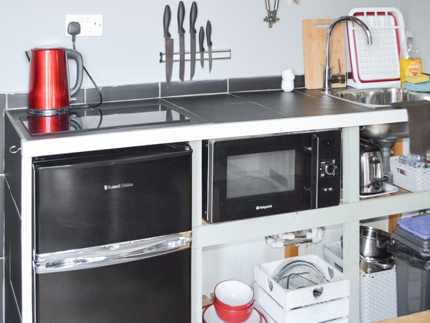 Kitchen | The Shepherds Hut - Glamping Adventure, Culbokie