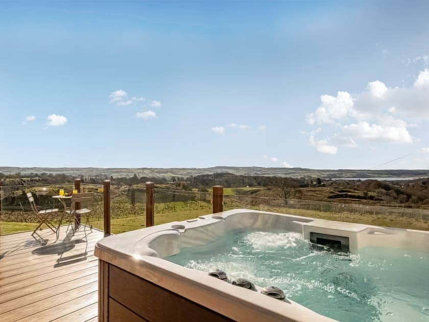 Hot tub | Oakwood Lodge, Lochwinnoch