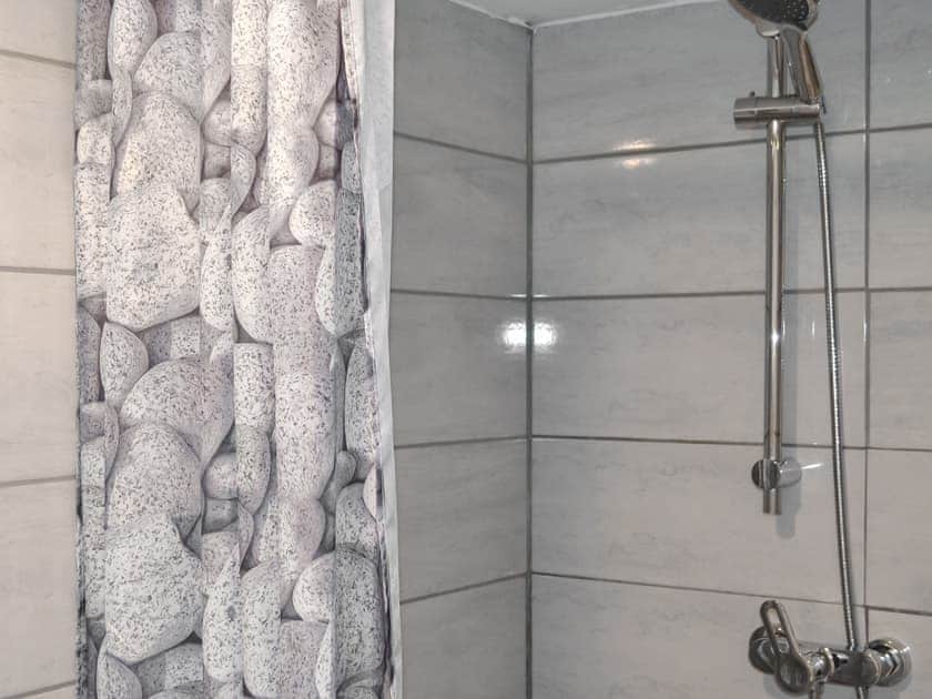 Bathroom | Wee Shot - Tain Glamping, Tain