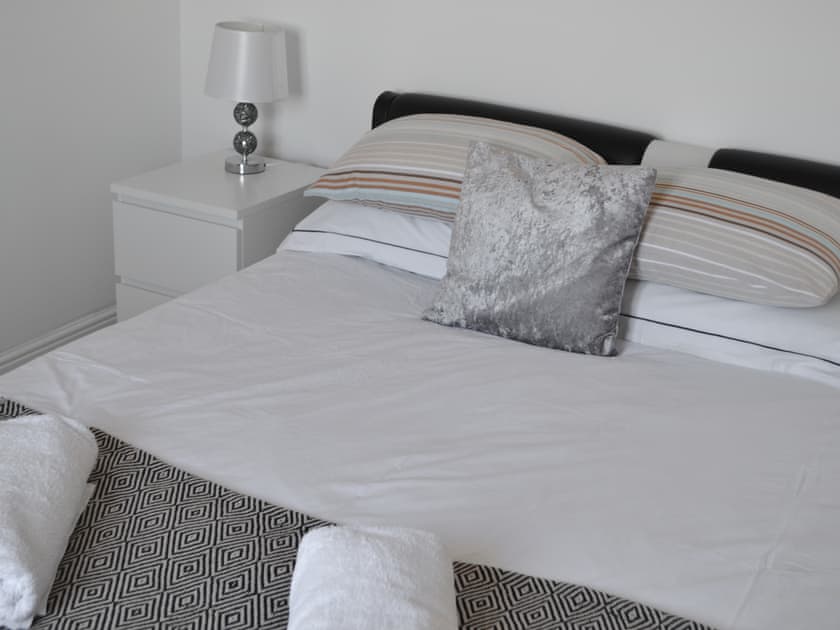 Double bedroom | The Lodge - Glamping Adventure, Culbokie