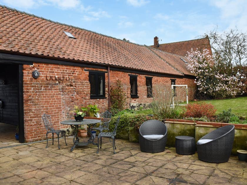 Sitting-out-area | The Stables, Moulton St Mary, near Brundall