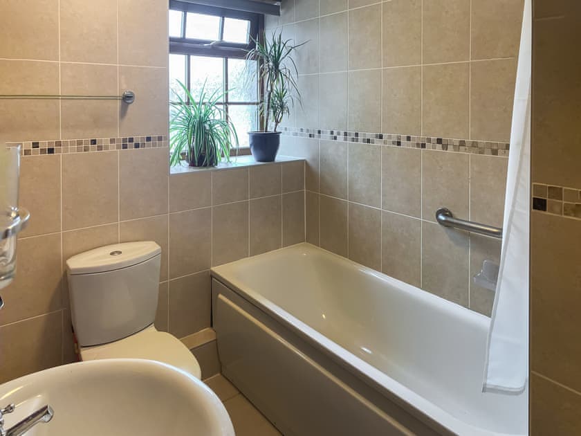 Bathroom | Groomsscott, St Just