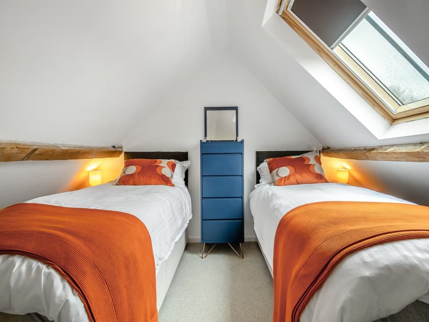 Twin bedroom | Waveney Valley View, Aldeby, near Beccles
