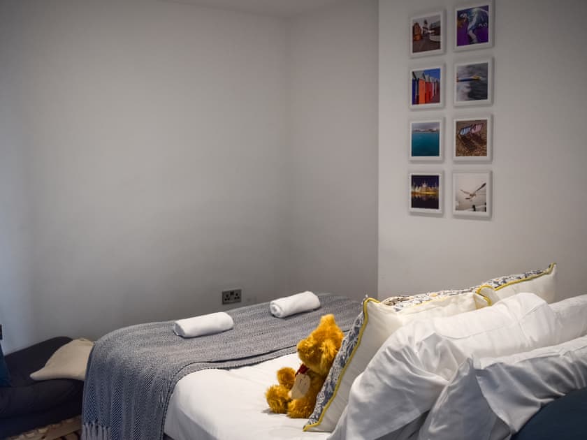 Double bedroom | Windsor Court, Brighton