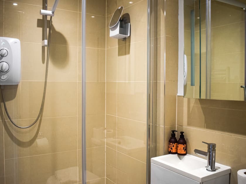 Bathroom | Windsor Court, Brighton