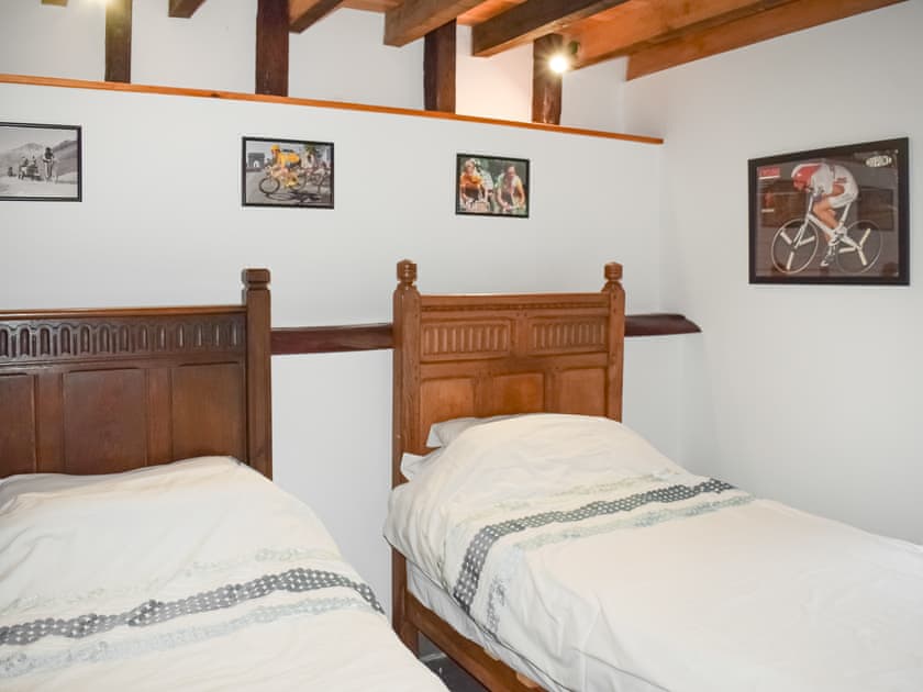 Twin bedroom | Polecat Barn - Lewes Retreats, Plumpton Green, near Lewes