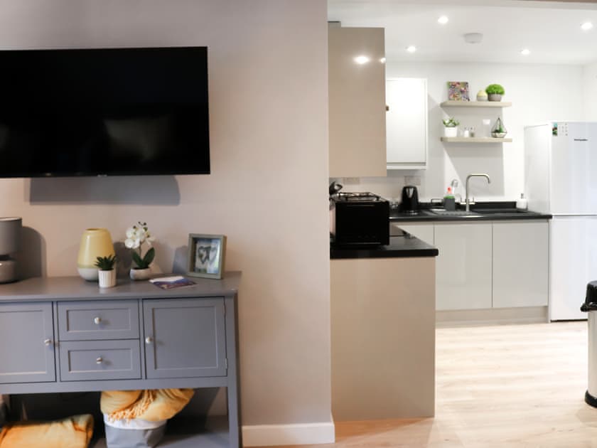 Living room/dining room | Llety Cariad, Bala