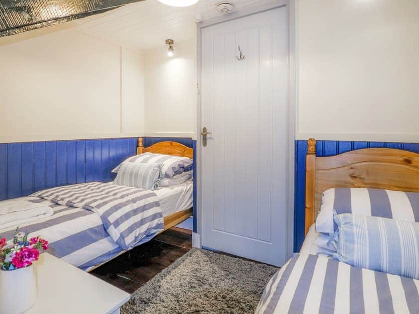 Twin bedroom | Y Bwthyn, Talgarreg, near New Quay