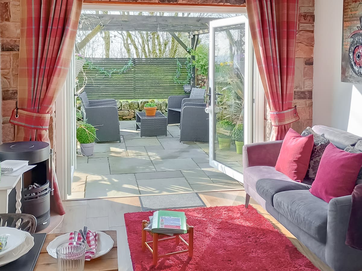 Little Pines Lodge - Holiday lodge in Central England - Image 5