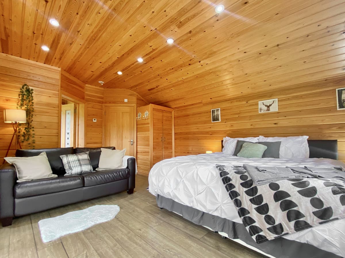 Pinecone Lodges - Maple - Holiday Lodge in South West England - Image 1