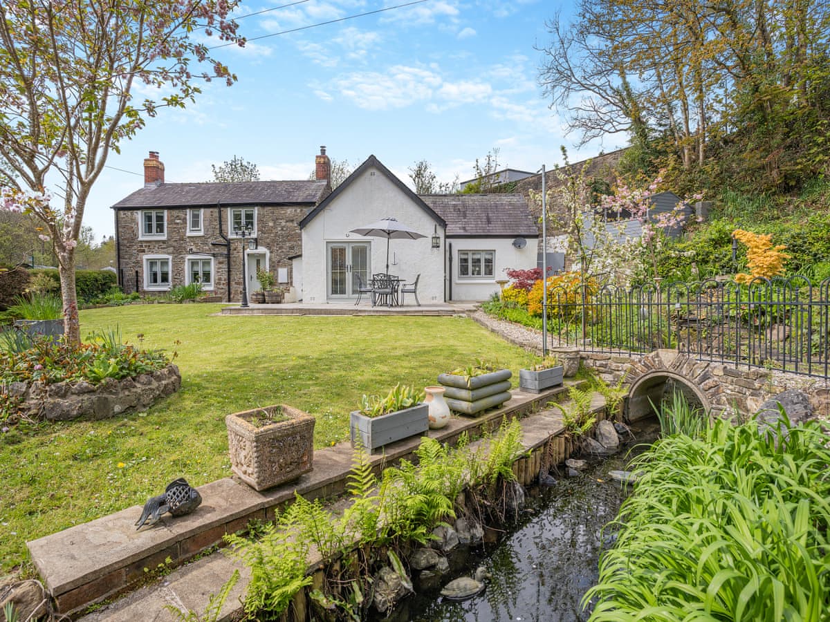 Miners Arms Cottage — photo from cottages.com