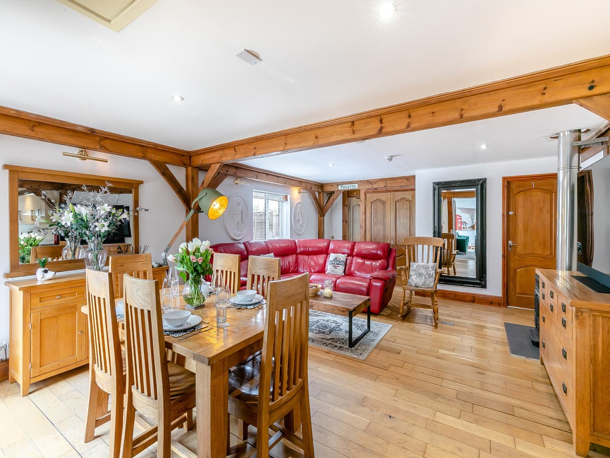 The Lodge - Holiday lodge in Central England - Image 5