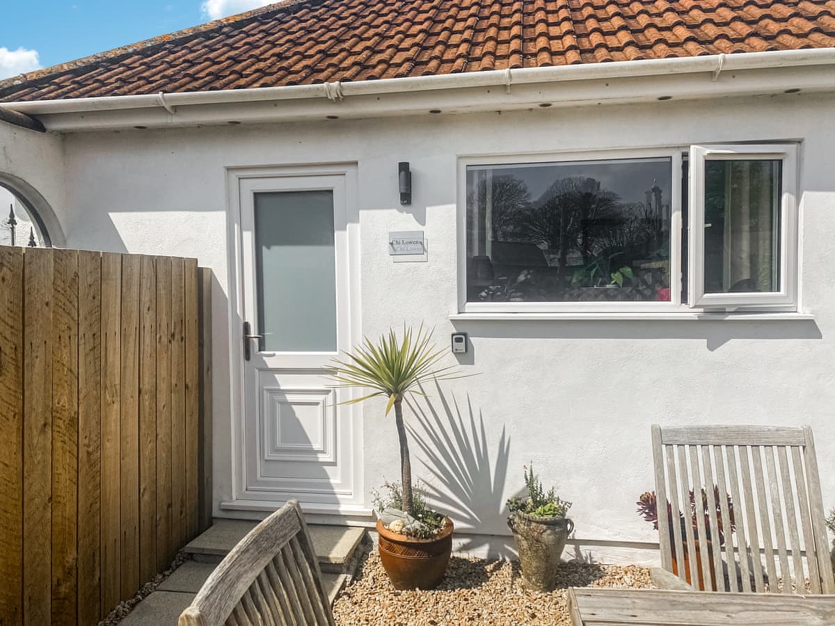 Self-catering cottages in Camborne