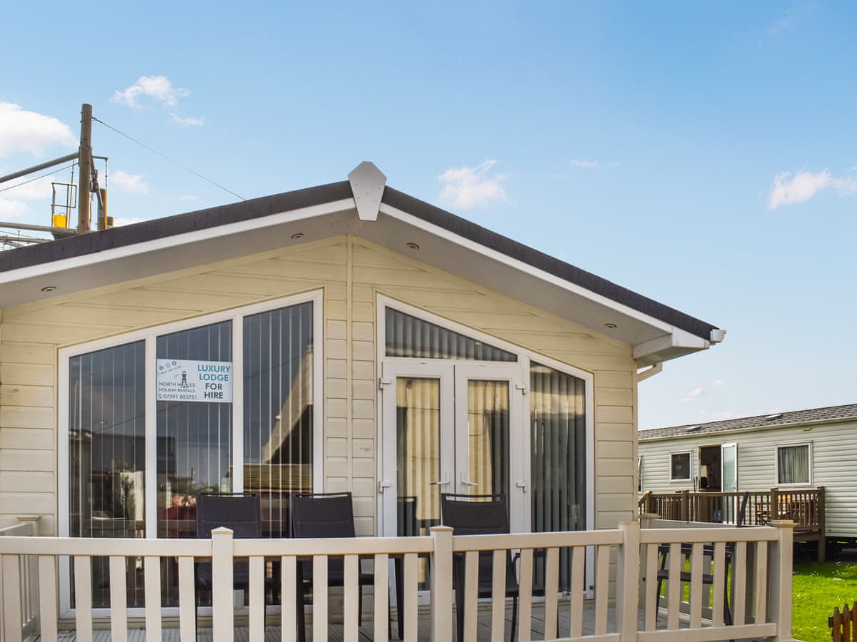 Sandy Shores Lodge - Holiday lodge in North Wales - Image 1