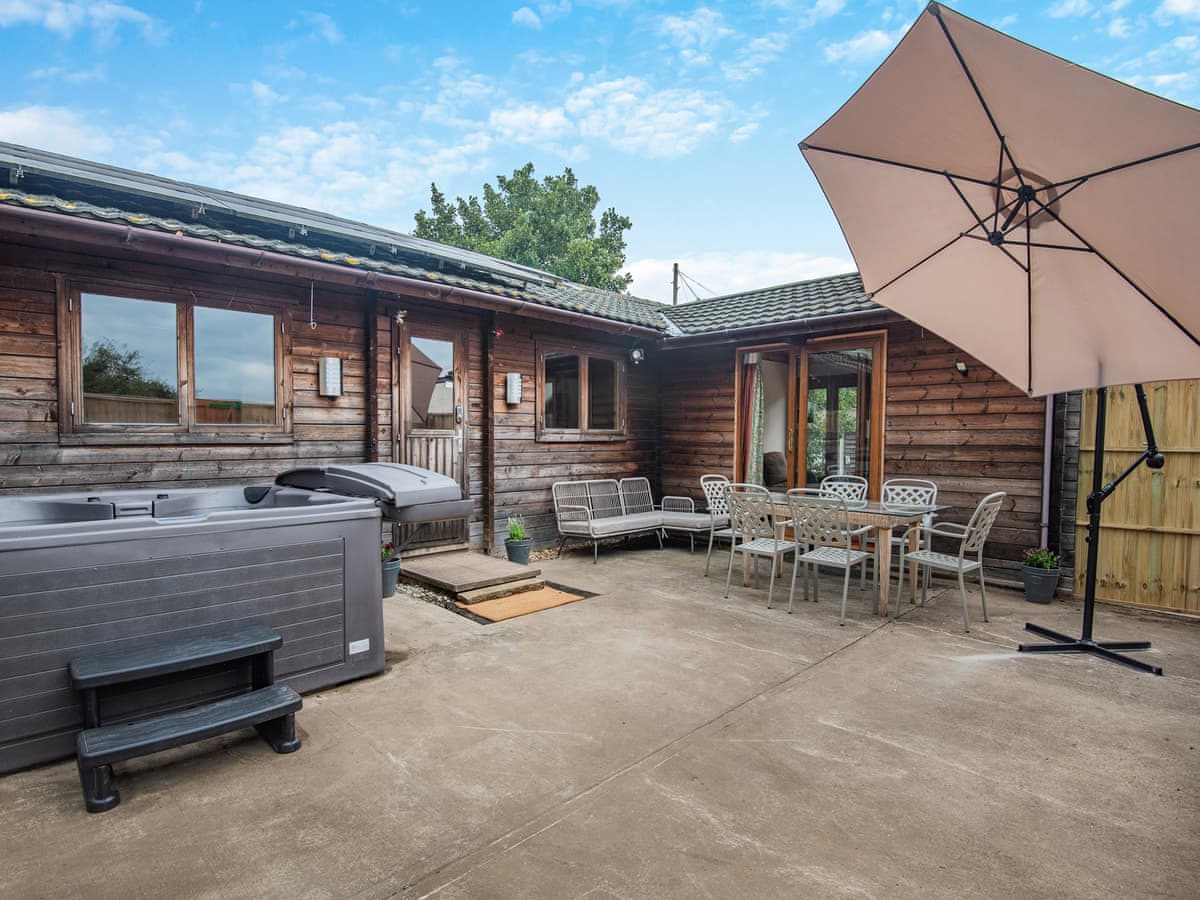 Mayfield Retreats - Mayfield Lodge - Holiday lodge in Central England - Image 1