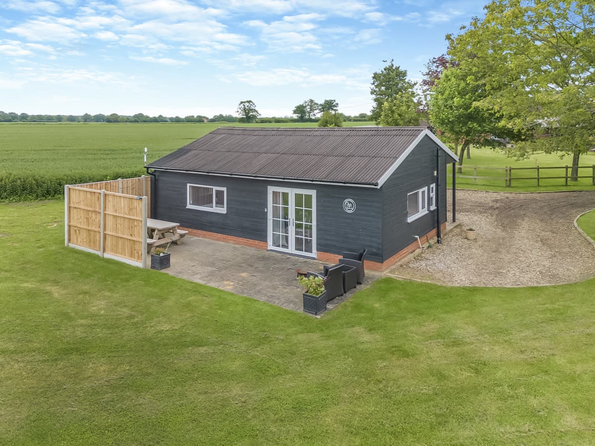 Hawthorns Glamping- Squirrel Lodge - Holiday lodge in East Anglia - Image 1