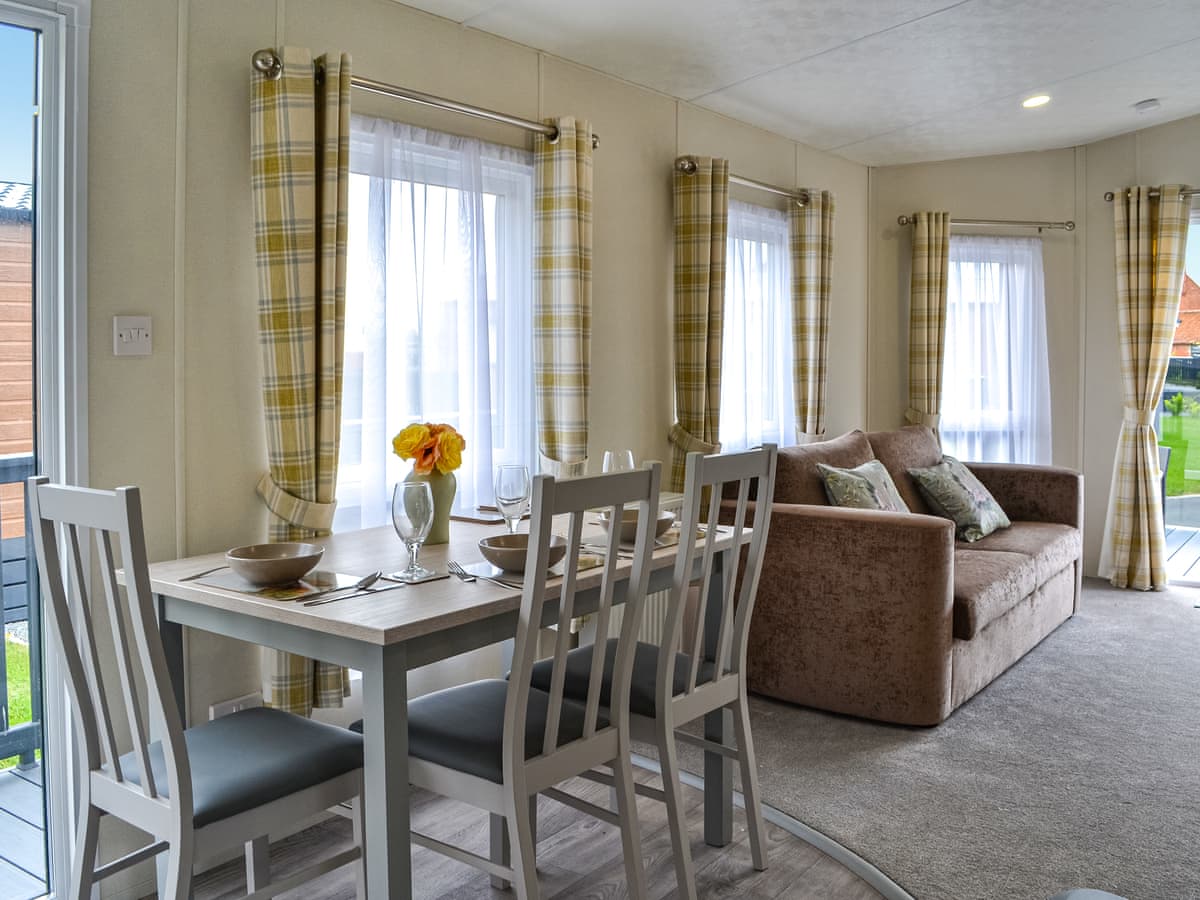 Lodge 9 - Bridlington Holiday Park - Holiday Lodge in Yorkshire - Image 4